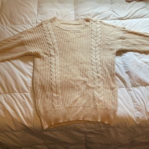 White loose fitting knitted sweater